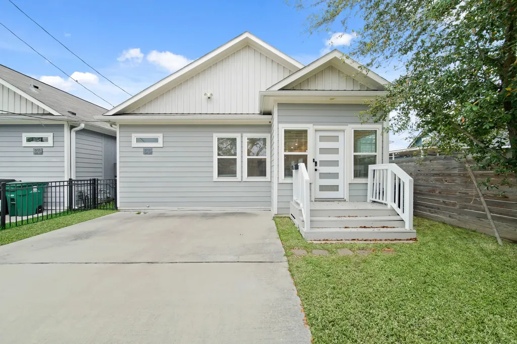505 Carl Street Houston TX 77009