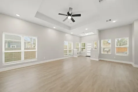 505 Carl Street Houston TX 77009