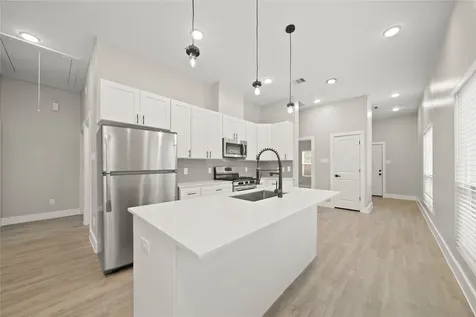 505 Carl Street Houston TX 77009
