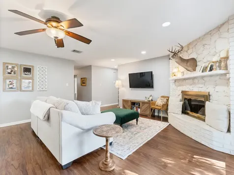 90 Live Oak Van Vleck TX 77482