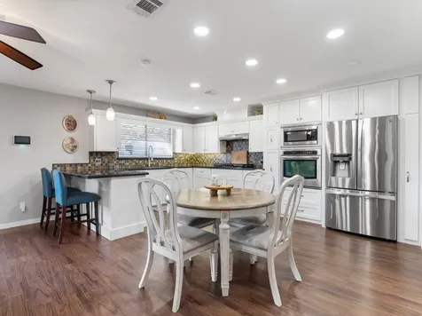 90 Live Oak Van Vleck TX 77482