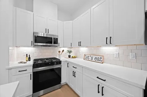 324 Neyland Street Houston TX 77022