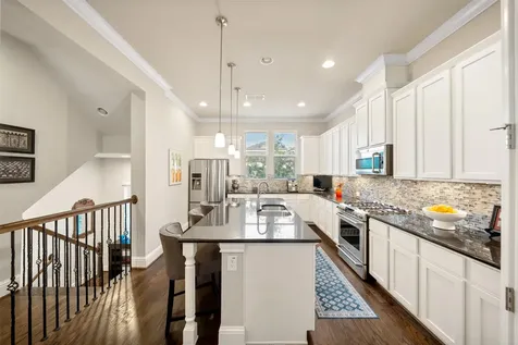 6005 Kansas Street B Houston TX 77007