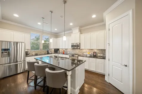 6005 Kansas Street B Houston TX 77007