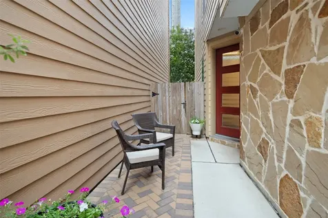 6005 Kansas Street B Houston TX 77007