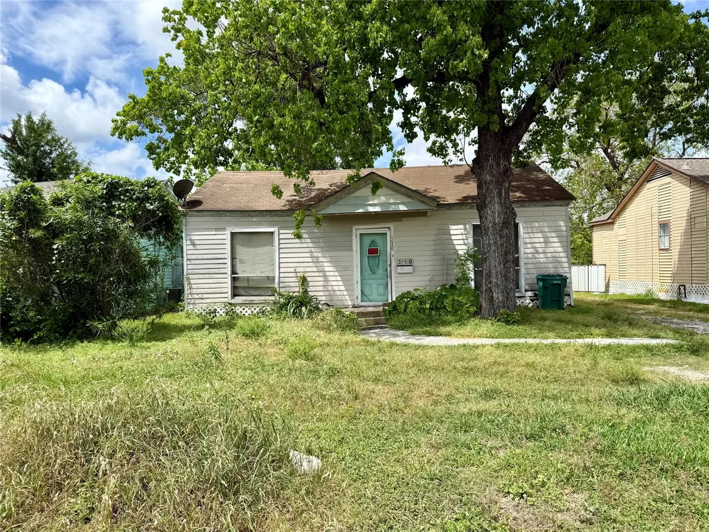 310 Center Street Pasadena TX 77506