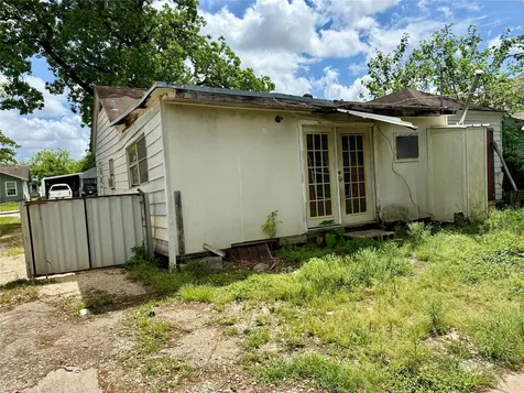 310 Center Street Pasadena TX 77506