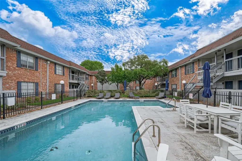 2350 Bering Drive 94 Houston TX 77057