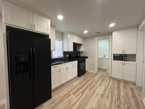 407 1/2 Walton Street Houston TX 77009