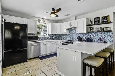 1382 Indian Hill Boulevard Livingston TX 77351