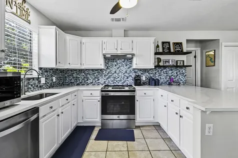 1382 Indian Hill Boulevard Livingston TX 77351