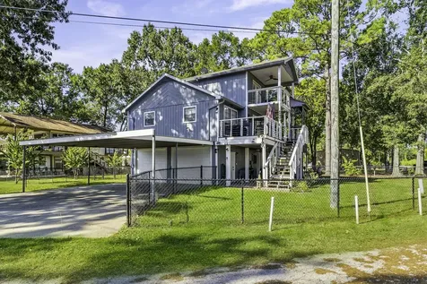 1382 Indian Hill Boulevard Livingston TX 77351