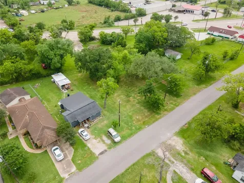 507 Cemetery Street Clute TX 77531