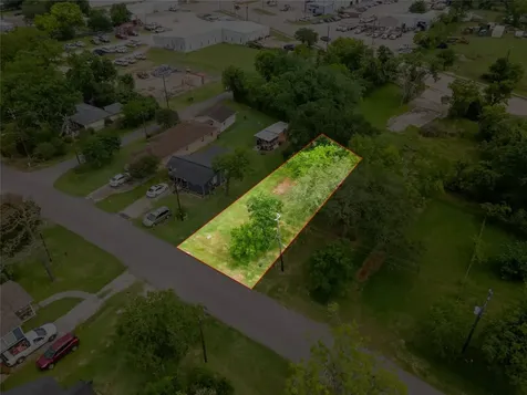 507 Cemetery Street Clute TX 77531