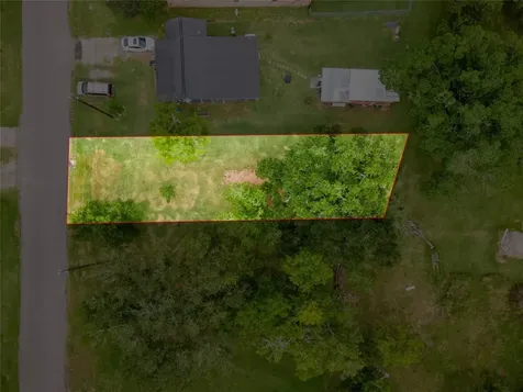 507 Cemetery Street Clute TX 77531