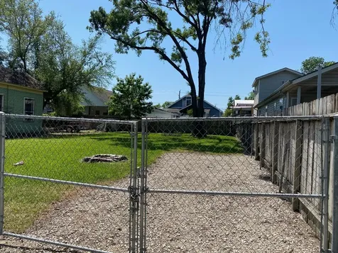 1911 Chestnut Street Houston TX 77009
