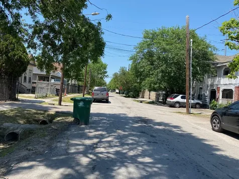 1911 Chestnut Street Houston TX 77009