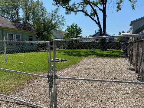 1911 Chestnut Street Houston TX 77009