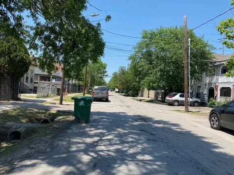 1911 Chestnut Street Houston TX 77009