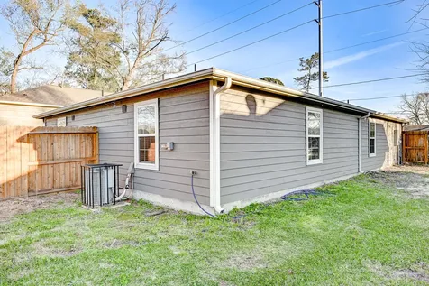 7925 Way Street A Houston TX 77028