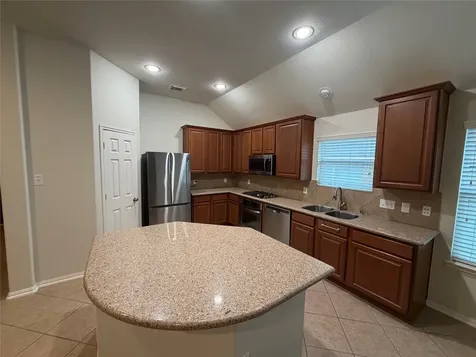 31 W Spindle Tree Circle The Woodlands TX 77382