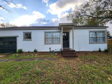 1104 Sycamore Street Navasota TX 77868