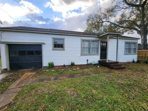 1104 Sycamore Street Navasota TX 77868