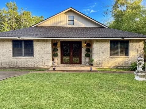 1905 Yellowstone Street Freeport TX 77541