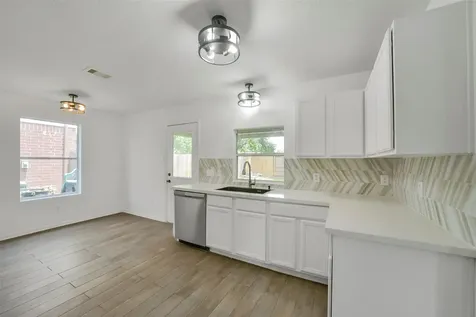 2811 Packard Elm Street Houston TX 77038
