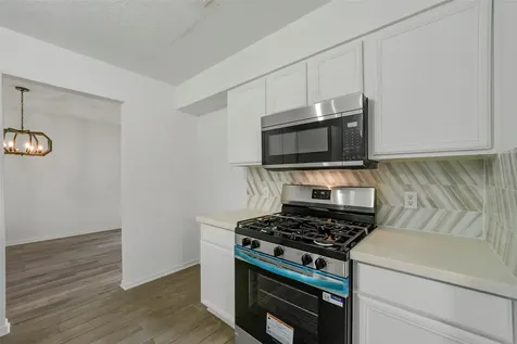 2811 Packard Elm Street Houston TX 77038