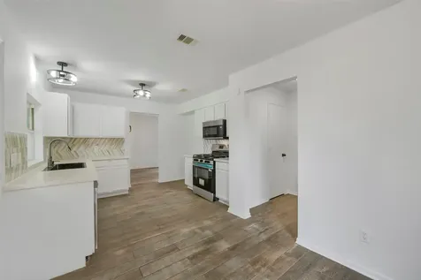 2811 Packard Elm Street Houston TX 77038