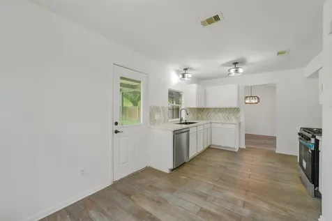 2811 Packard Elm Street Houston TX 77038