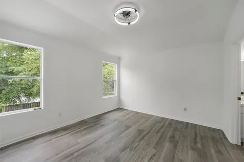 2811 Packard Elm Street Houston TX 77038