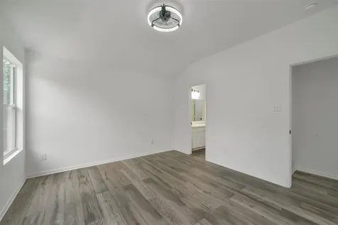 2811 Packard Elm Street Houston TX 77038