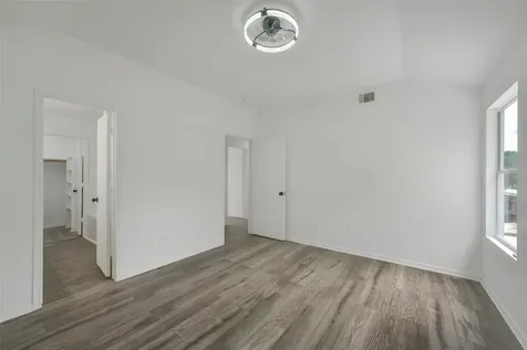 2811 Packard Elm Street Houston TX 77038
