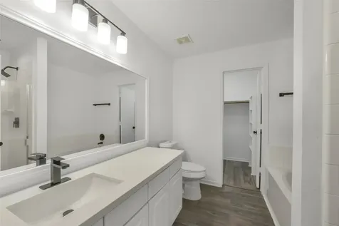 2811 Packard Elm Street Houston TX 77038