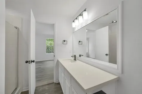 2811 Packard Elm Street Houston TX 77038