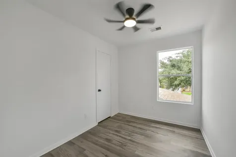 2811 Packard Elm Street Houston TX 77038