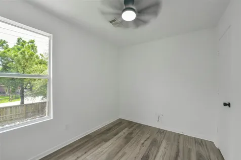 2811 Packard Elm Street Houston TX 77038