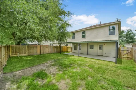 2811 Packard Elm Street Houston TX 77038