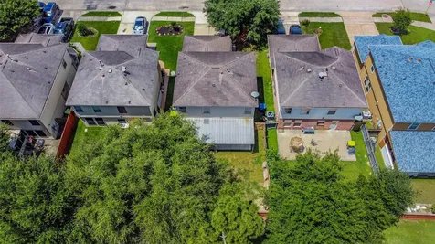 2811 Packard Elm Street Houston TX 77038