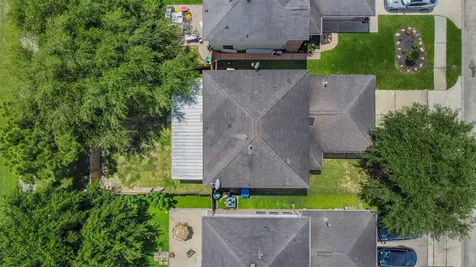 2811 Packard Elm Street Houston TX 77038