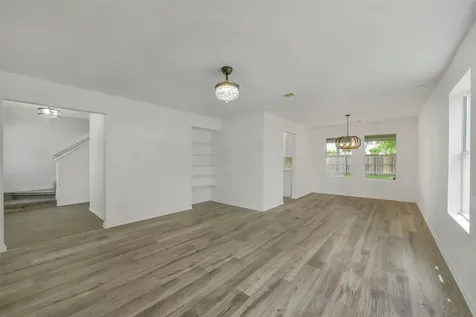2811 Packard Elm Street Houston TX 77038
