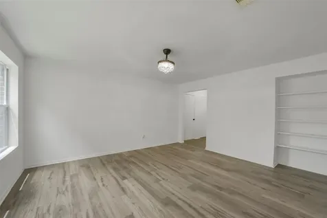 2811 Packard Elm Street Houston TX 77038
