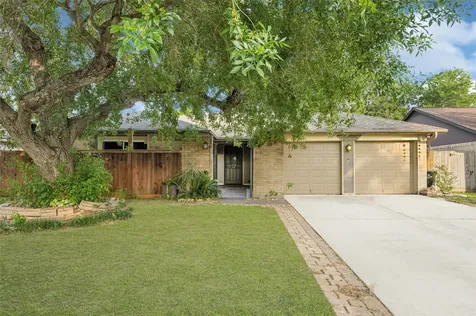 2515 Harvest Cove Friendswood TX 77546
