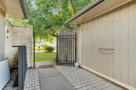 2515 Harvest Cove Friendswood TX 77546