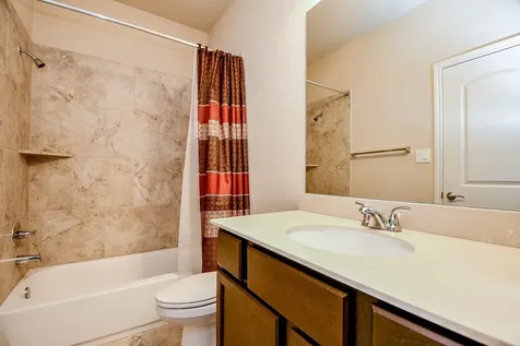 13513 S Canyon Gale Lane Pearland TX 77584