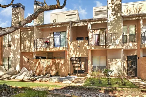 10811 Richmond Avenue 68 Houston TX 77042
