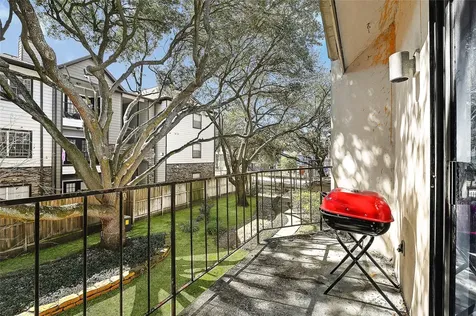 10811 Richmond Avenue 68 Houston TX 77042