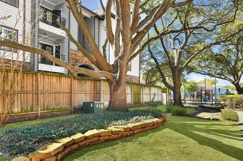 10811 Richmond Avenue 68 Houston TX 77042